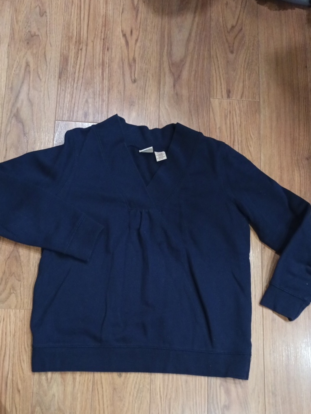 Covington Men's Navy V-Neck Pullover Sweater